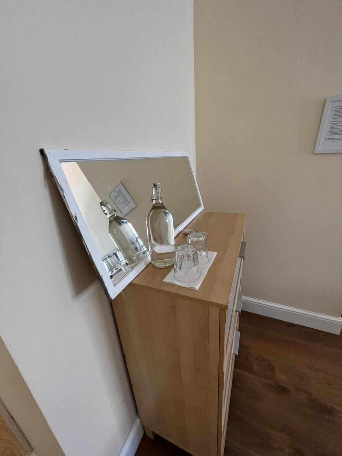 Hospedagem domiciliar Affordable In Shared Flat, Bridge *